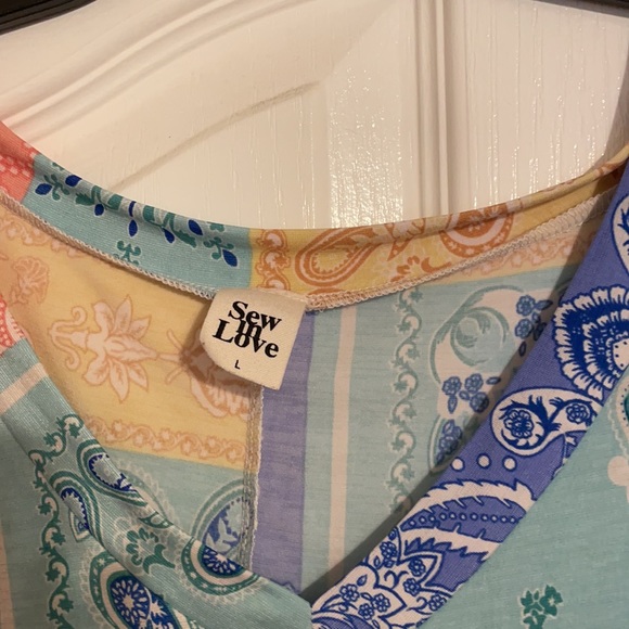 Sew in Love Boutique item. Size large. Can for XL - Picture 3 of 3